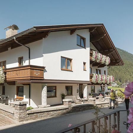 Haus Christine Hotel Ried im Zillertal Exterior photo